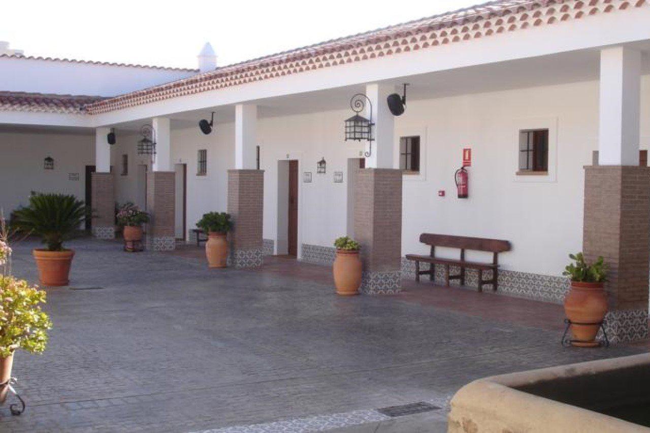 Hotel Rural Arroyo La Plata By Bossh Hotels 赫雷斯德洛斯卡瓦列罗斯 外观 照片