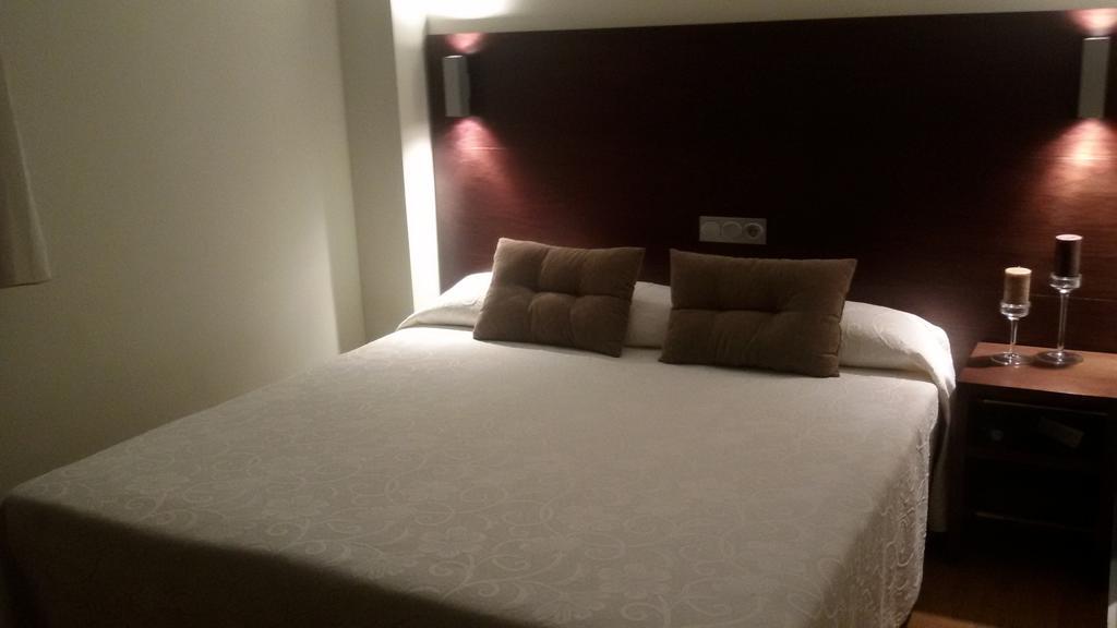 Hotel Rural Arroyo La Plata By Bossh Hotels 赫雷斯德洛斯卡瓦列罗斯 外观 照片