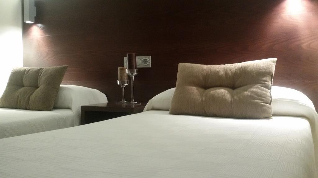 Hotel Rural Arroyo La Plata By Bossh Hotels 赫雷斯德洛斯卡瓦列罗斯 外观 照片