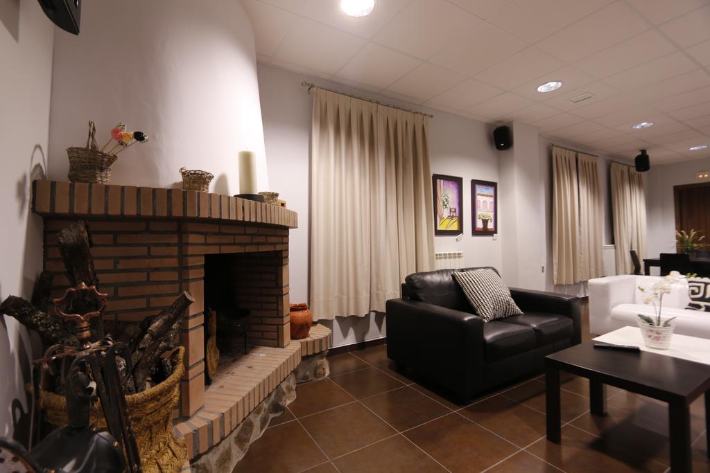 Hotel Rural Arroyo La Plata By Bossh Hotels 赫雷斯德洛斯卡瓦列罗斯 外观 照片