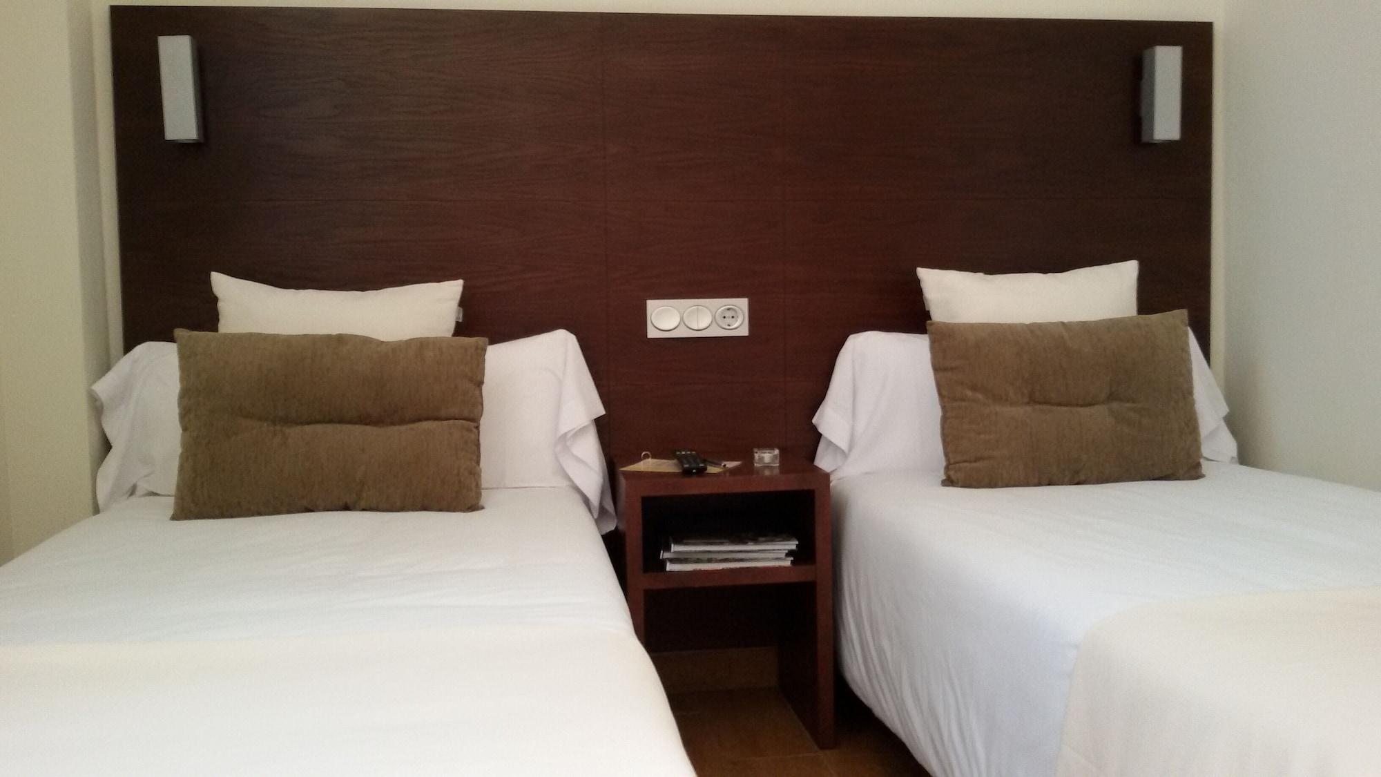 Hotel Rural Arroyo La Plata By Bossh Hotels 赫雷斯德洛斯卡瓦列罗斯 外观 照片