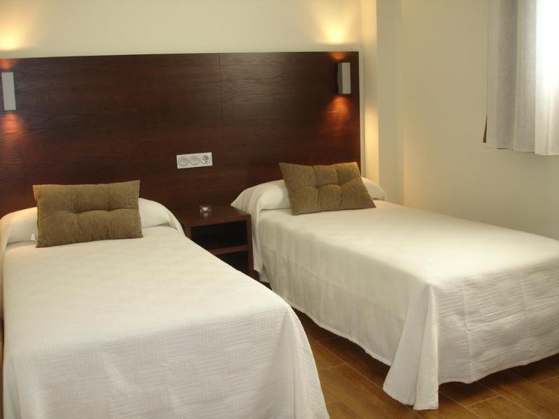 Hotel Rural Arroyo La Plata By Bossh Hotels 赫雷斯德洛斯卡瓦列罗斯 外观 照片