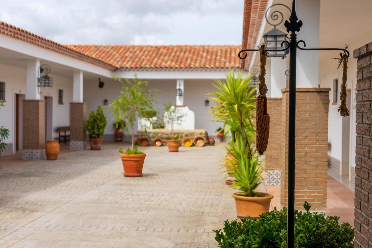 Hotel Rural Arroyo La Plata By Bossh Hotels 赫雷斯德洛斯卡瓦列罗斯 外观 照片